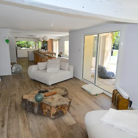 Bed & Breakfast La Bastide Des Bourguets Adults Only, Mont Ventoux