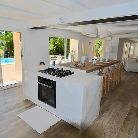 Bed & Breakfast La Bastide Des Bourguets Adults Only, Mont Ventoux 4*
